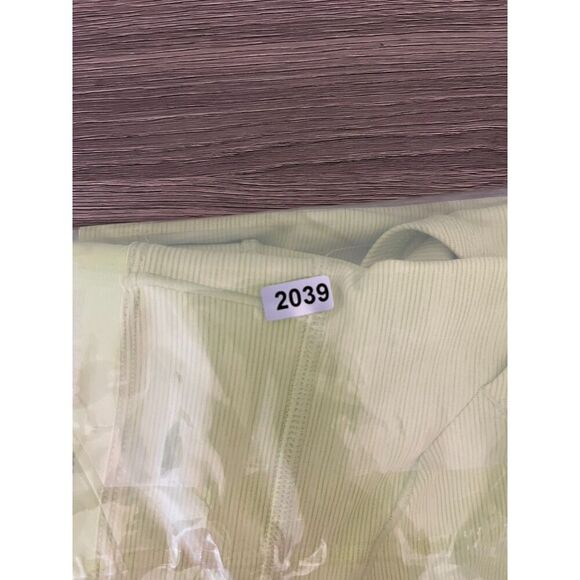 Outdoor Voices Neon Green Biker Shorts Pockets 4" Inseam Women's L NWT Athletic - Picture 9 of 9